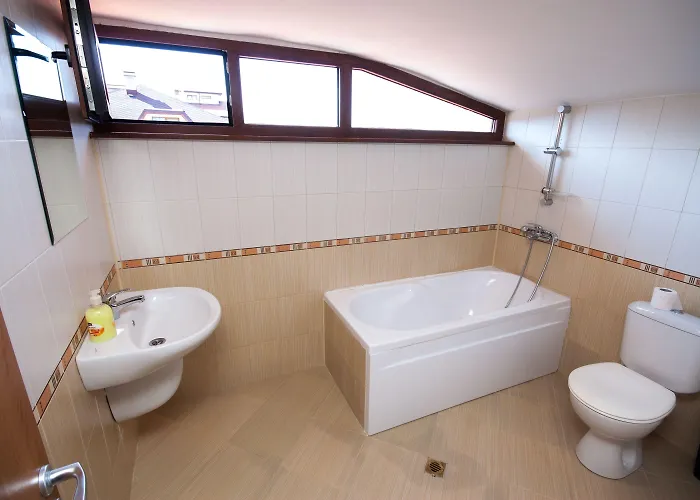 Ruby Tower Отель